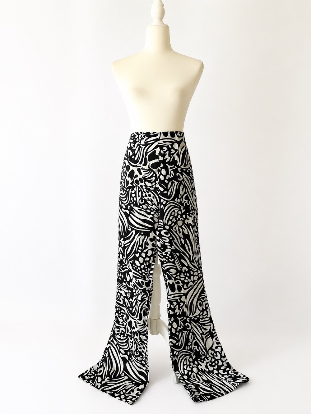 I SAW IT FIRST Black & White Abstract Wide-Leg Pants